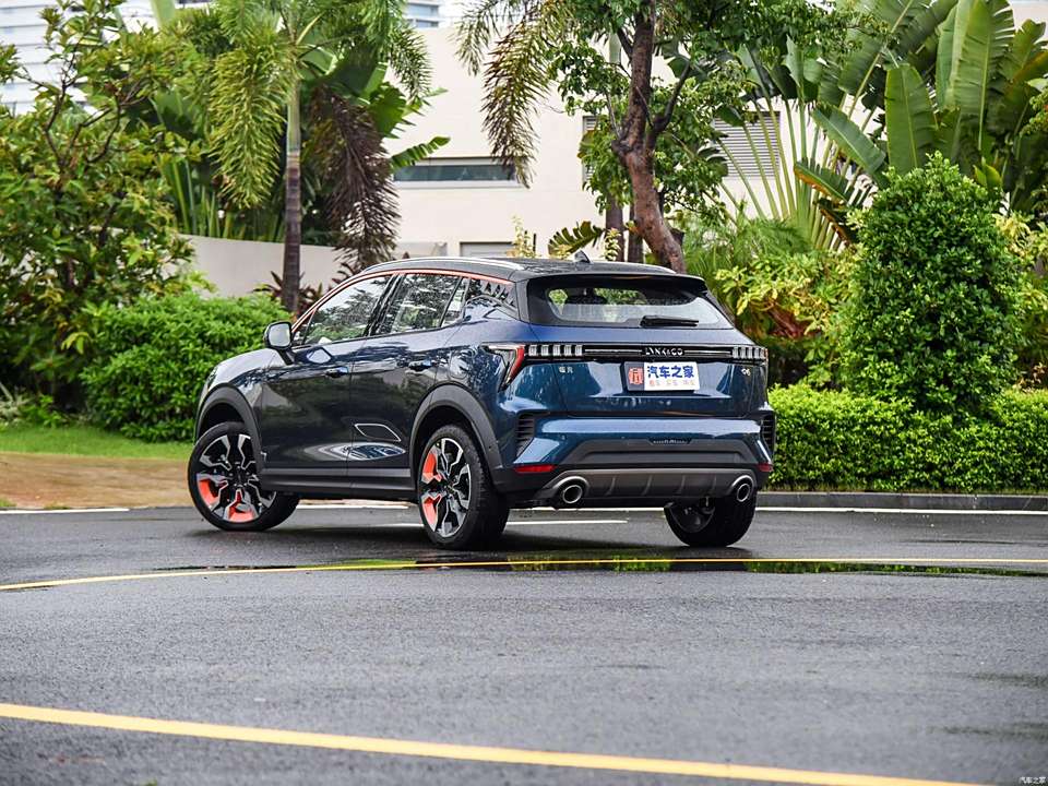 探究06款領克車型后包圍設計，設計細節(jié)與影響分析