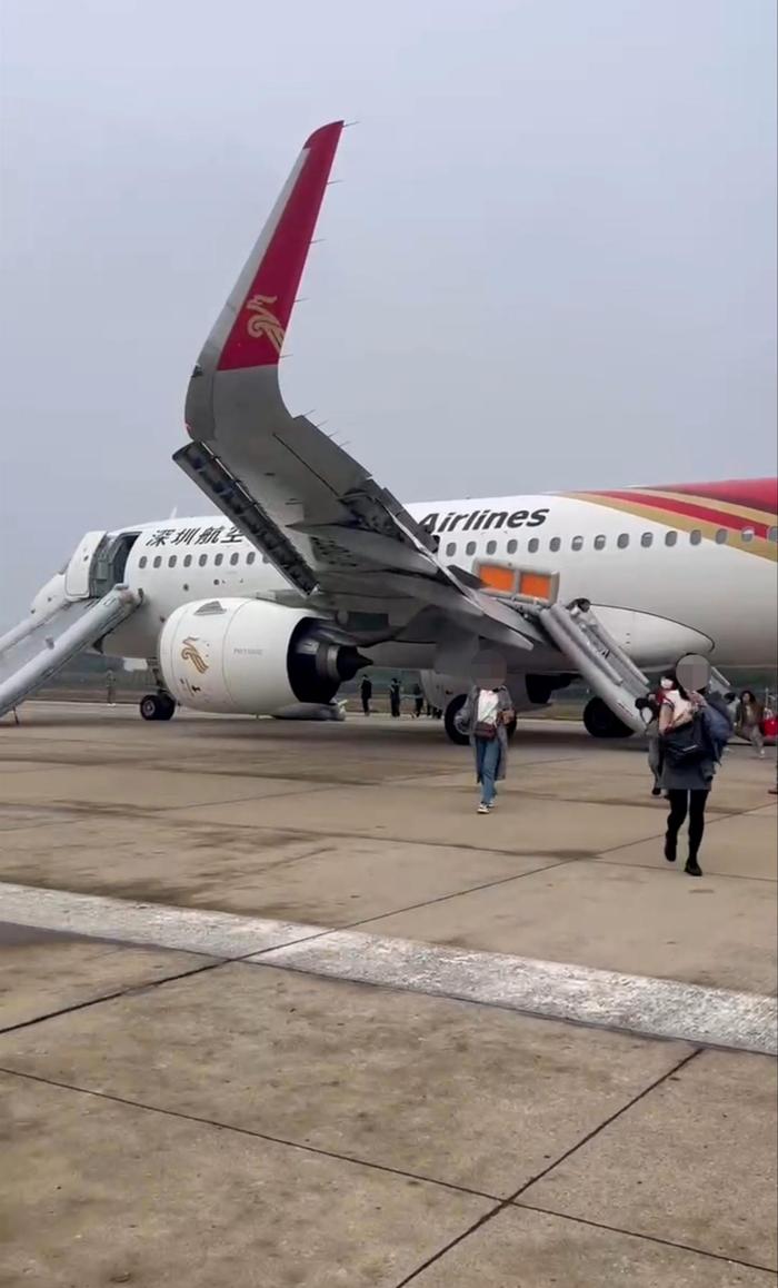 深圳航空航班客艙煙霧事件，緊急處理與后續(xù)反思