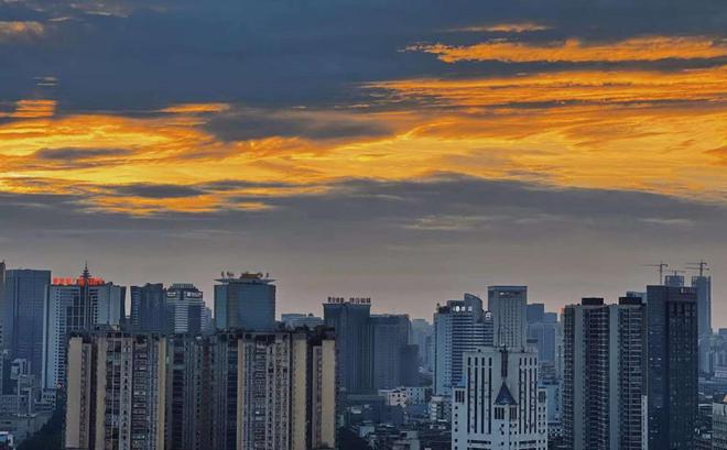 成都大規(guī)模拆遷幕后，有人獲贈(zèng)17套房的傳奇故事