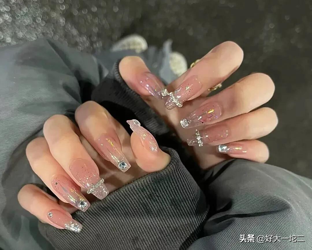 最新流行美甲圖片,最新流行美甲圖片，時(shí)尚與個(gè)性的完美融合