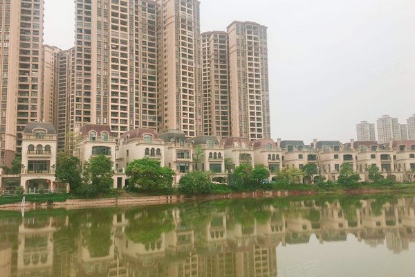 龍光城最新房?jī)r(jià)動(dòng)態(tài)及市場(chǎng)走勢(shì)，購(gòu)房指南與實(shí)時(shí)更新信息
