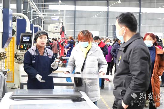 麻城最新招聘信息網(wǎng)，企業(yè)人才橋梁接軌處
